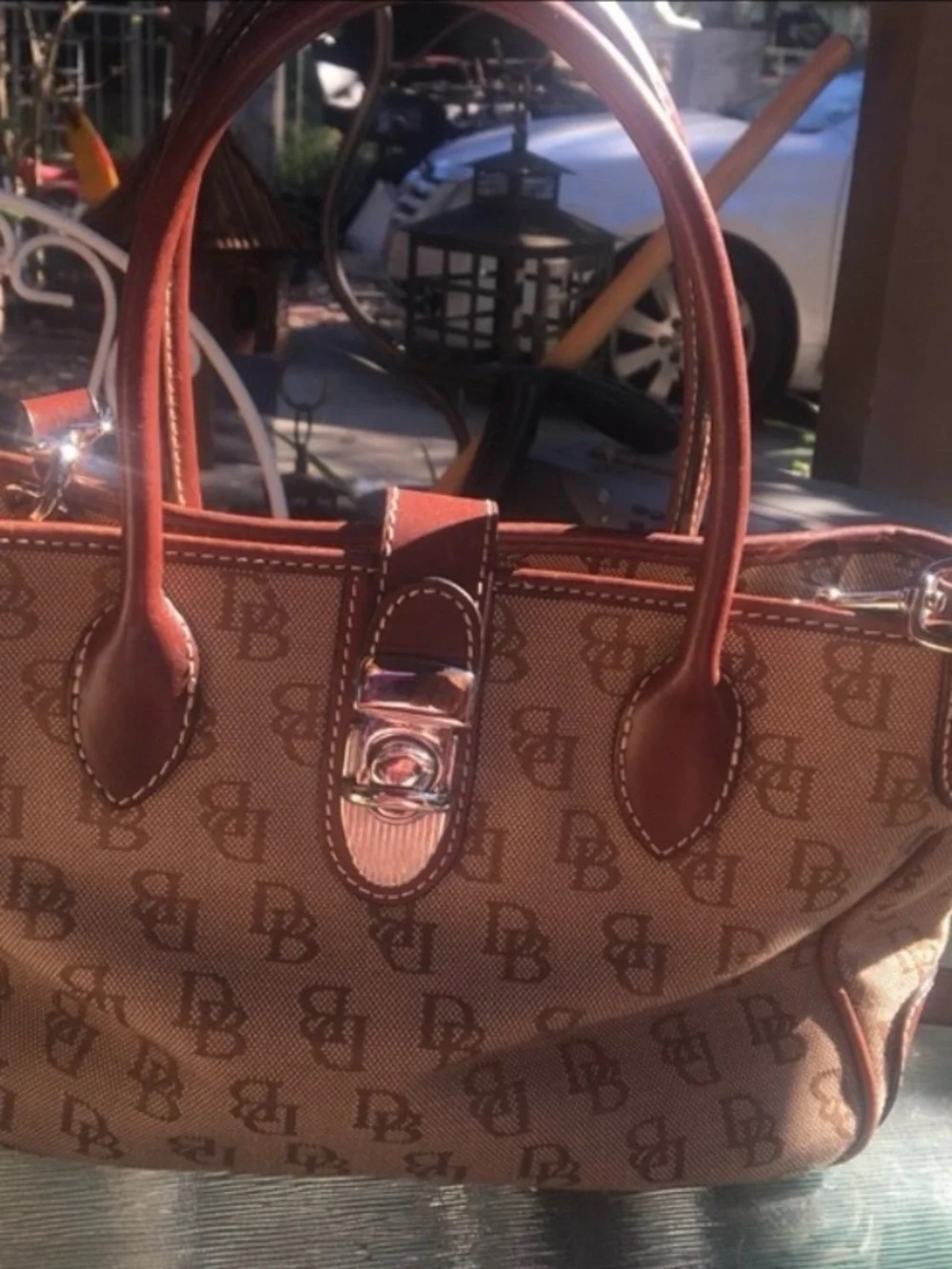 $5 STARTS! $5 - Ladies! It’s time for a Fun Game Show and a GREAT BAG!👛 Host - Picture 4 of 10